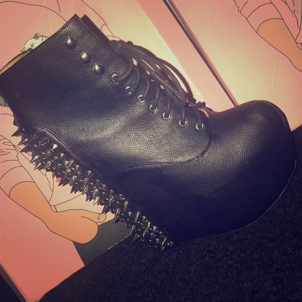 A Jeffrey Campbell Special